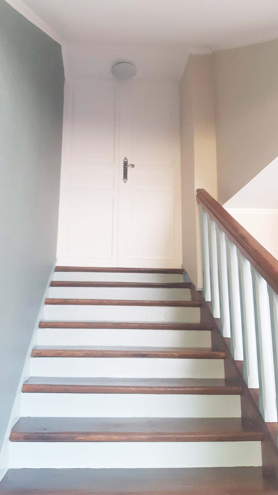Modernisation peinture escalier - Le passeur de couleurs
