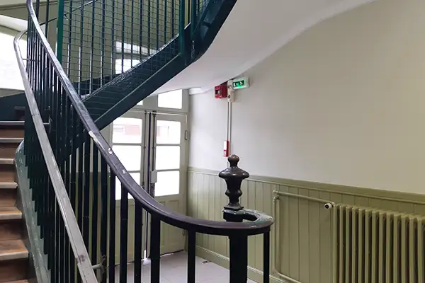 peintre escalier complexe - Le passeur de couleurs peintre escalier complexe - Le passeur de couleurs